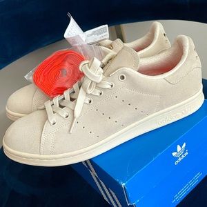 Adidas Originals Stan Smith Trainers- Off White